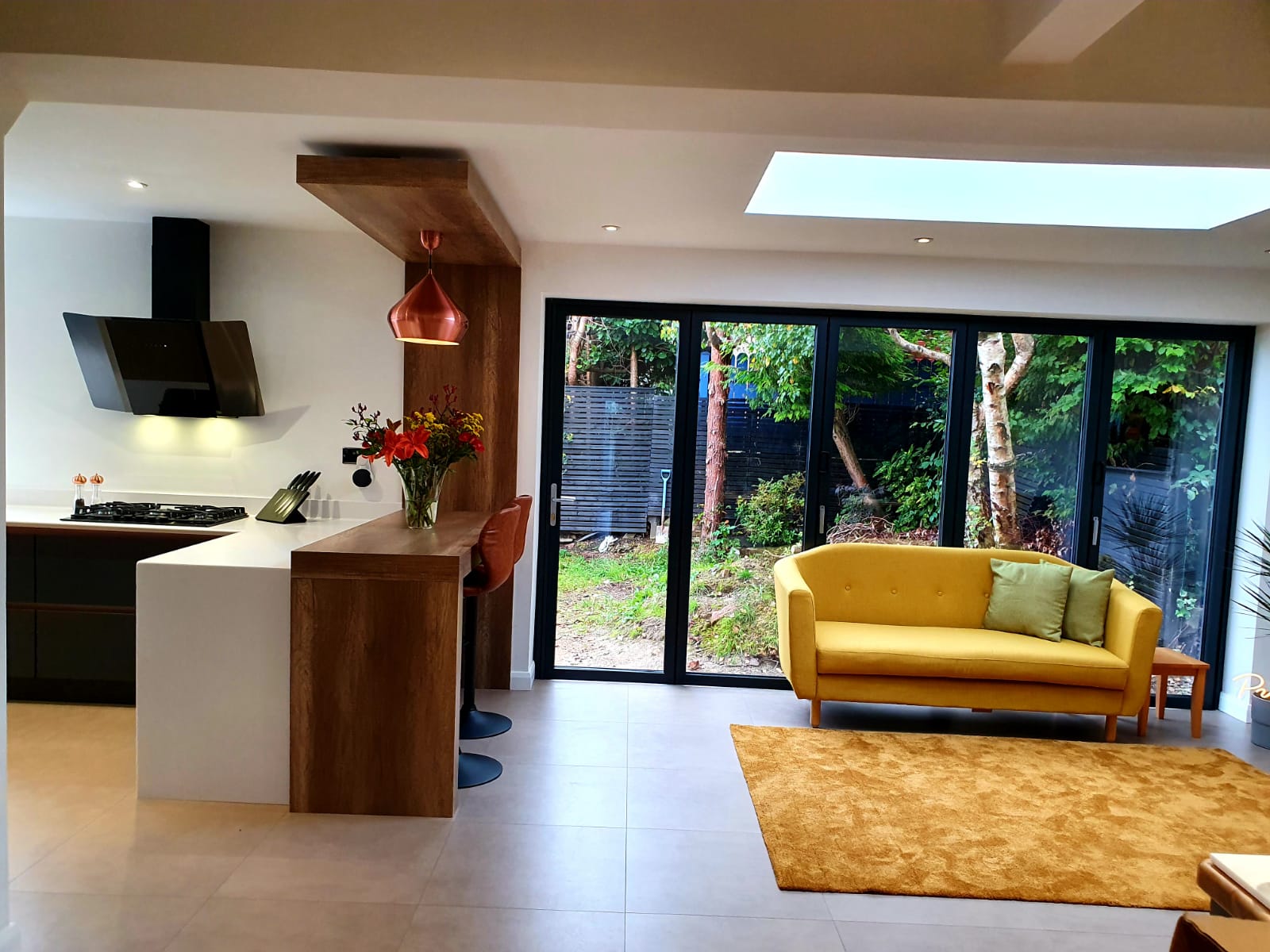 Kitchen opening onto the garden - side and rear extension project in Nottingham